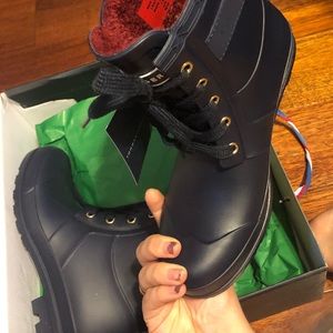 Size: 7 Tayron Tommy Hilfiger rain boots